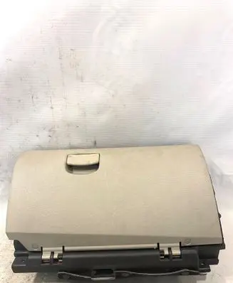 Subaru Outback Glove box