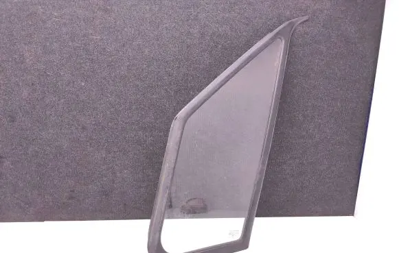 Mercedes-Benz Sprinter W906 Front door vent window glass four-door A9066711720
