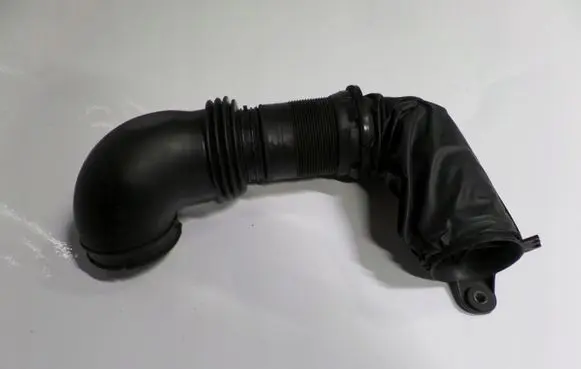 KIA Sorento Air intake duct part 282103E700