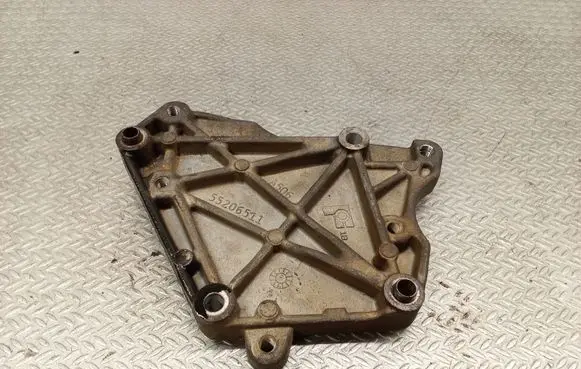 Opel Meriva A A/C compressor mount bracket 55206511