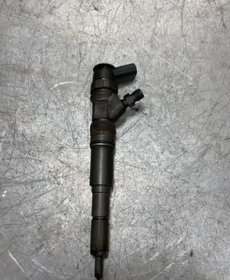 BMW 5 E60 E61 Fuel injector 0445110212