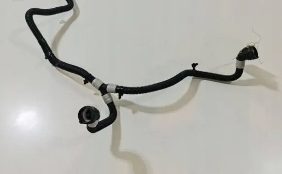 Tesla Model S Engine coolant pipe/hose 1585708-00-D 158570800D 1585708