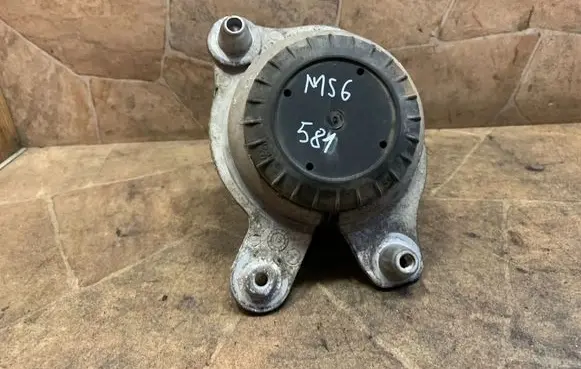 Mercedes-Benz C W205 Engine mount bracket A2052406417