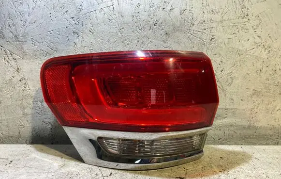 Jeep Grand Cherokee Rear/tail lights P68110001AD 072814B