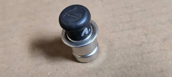 Suzuki Ignis Cigarette lighter 3940084811