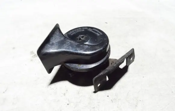 Audi A6 S6 C5 4B Horn signal CH2139 0092018