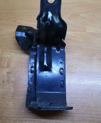 Volvo V60 Radiator mount bracket 31261932