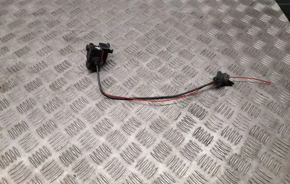 Fuel tank cap lock motor