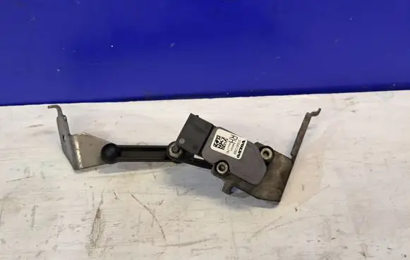 Volvo XC60 Rear air suspension level height sensor 32246988 32381798