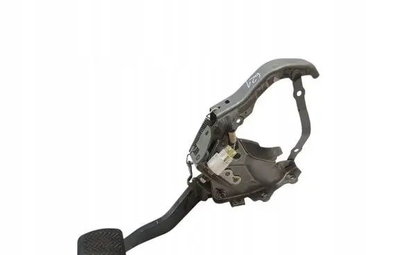 Toyota RAV 4 (XA40) Brake pedal 