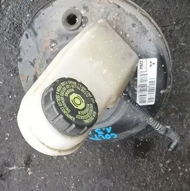 Mitsubishi Colt Brake booster