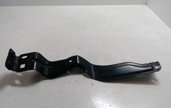 Mercedes-Benz C W204 Headlight/headlamp mounting bracket 204620593