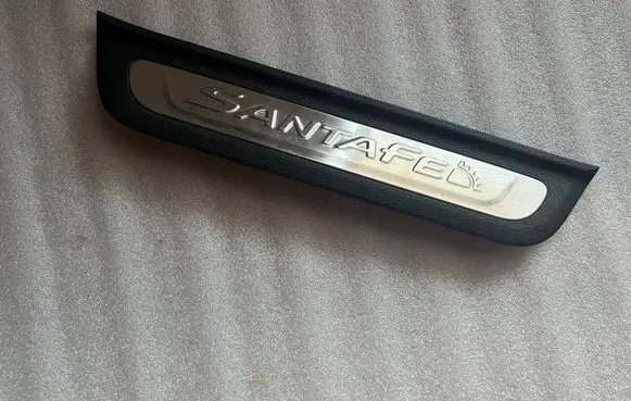 Hyundai Santa Fe Rear sill trim cover 85887S1500