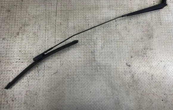 Citroen Berlingo Front wiper blade arm 9682974780