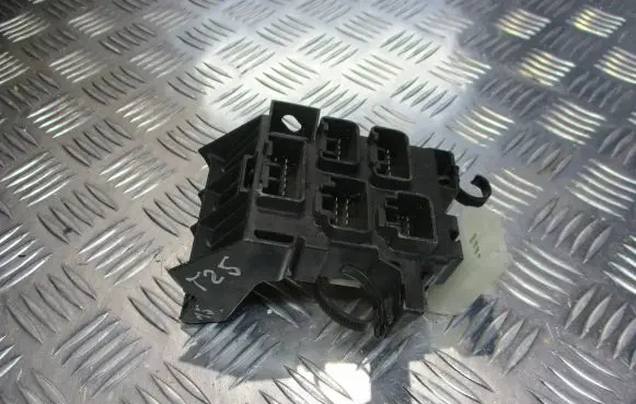Toyota Avensis T250 Fuse box set 82734-05020