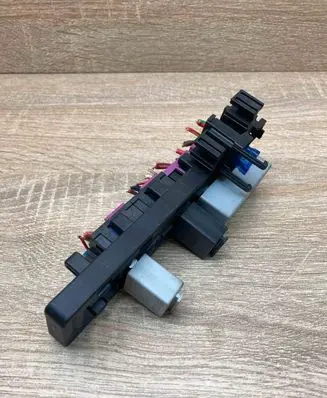 Volkswagen PASSAT B6 Fuse module 1K1937503