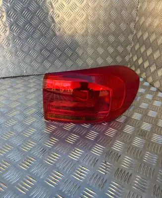 Volkswagen Tiguan Rear/tail lights 5N0945096Q 2SD01073802