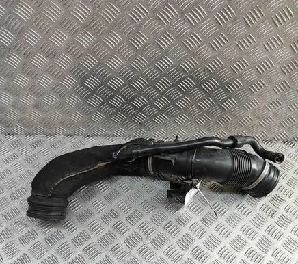 Maserati Levante Air intake duct part 670033792
