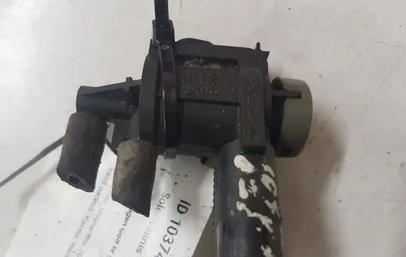 Volkswagen Golf IV Turbo solenoid valve 1J0906283C