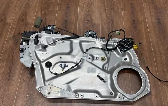 Mercedes-Benz CLS C218 X218 Front window lifting mechanism without motor 918234102 A2075451240 A2128205026