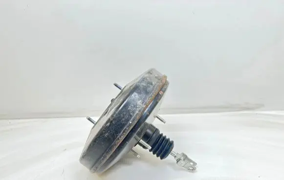Toyota Avensis T270 Brake booster 4720005280