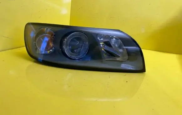 Volvo V50 Headlight/headlamp 3872