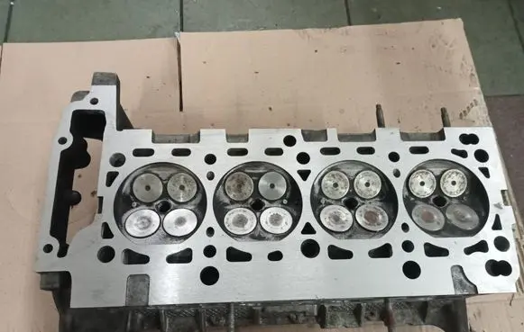Ford Galaxy Engine head 96xm6090aa