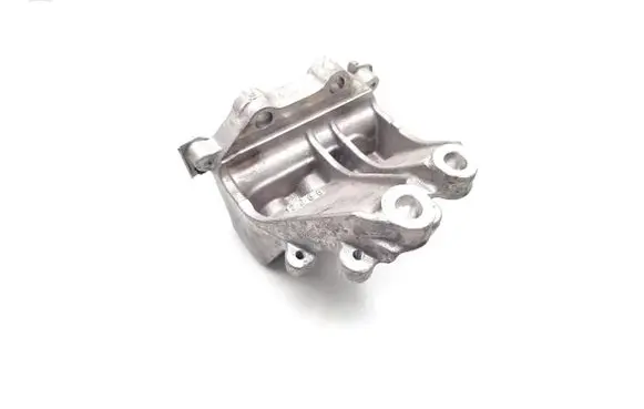 Suzuki SX4 S-Cross Engine mounting bracket K10C