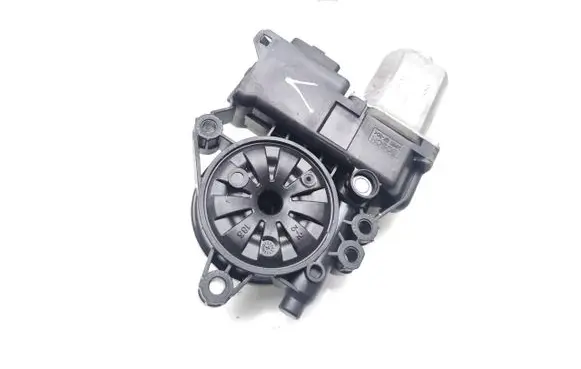 Hyundai i40 Front door window regulator motor 82450-3Z010 F00S1A2935