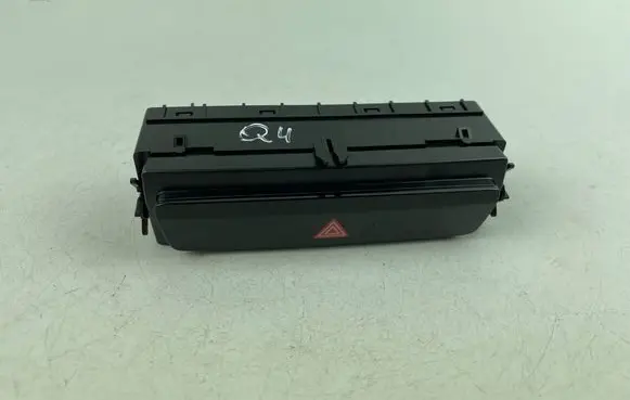 Audi Q4 e-tron Hazard light switch 85E925301AA