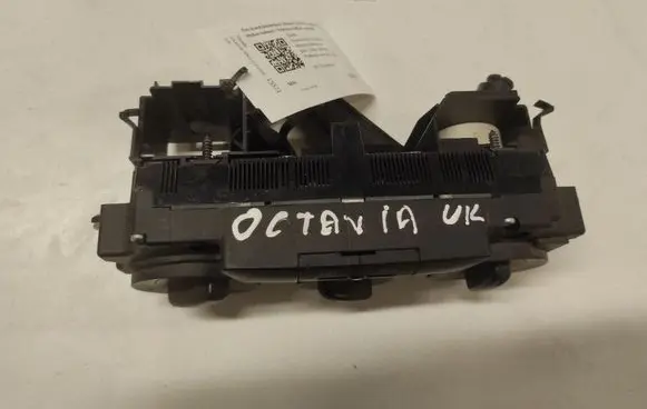 Skoda Octavia Mk2 (1Z) Climate control unit