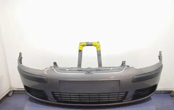 Volkswagen Golf IV Front bumper