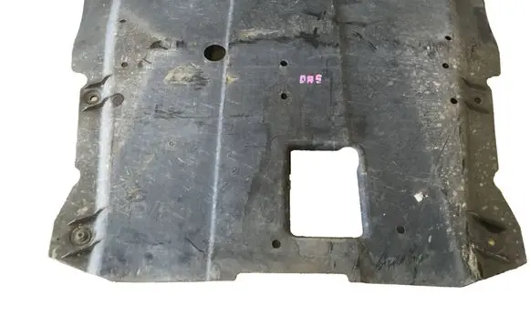 Dacia Sandero II Engine splash shield/under tray 758900184R