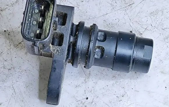 Volvo S60 Crankshaft position sensor 30713370 091097