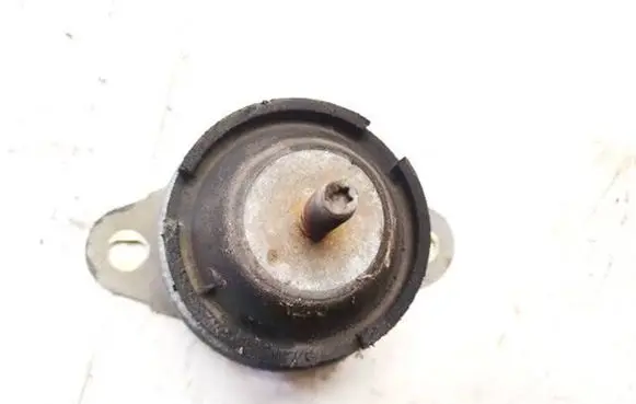 Citroen C8 Engine mount bracket