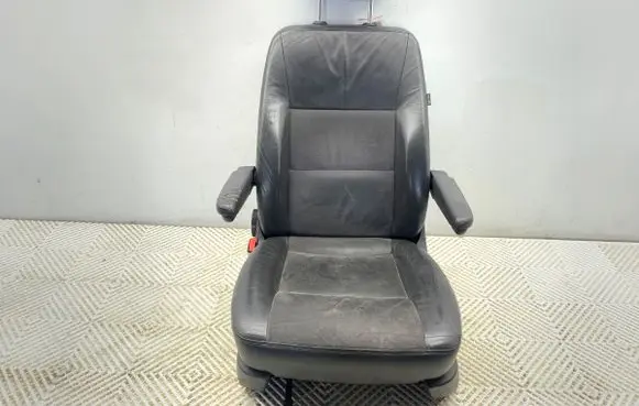 Volkswagen Transporter - Caravelle T5 Front driver seat 