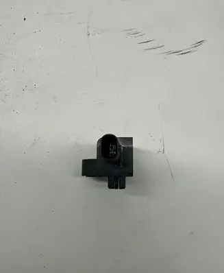 Mercedes-Benz C W205 Airbag deployment crash/impact sensor 2229051400 12724 160716