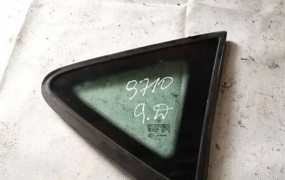 Mercedes-Benz A W168 Rear side window as2