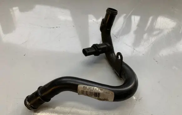 Audi Q5 SQ5 Engine coolant pipe/hose 059121070J