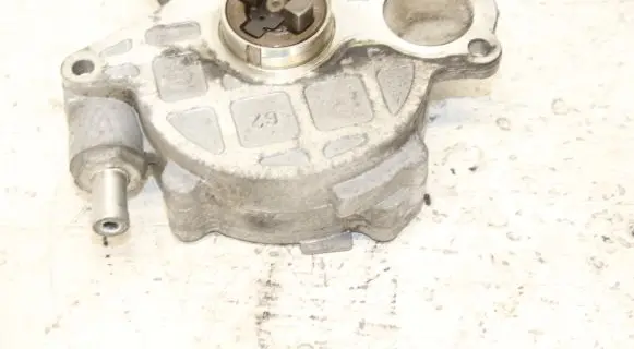 Audi Q5 SQ5 Vacuum pump 03L145100F