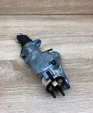 Volkswagen PASSAT B5 Ignition lock 4D0905851E WITHKEY