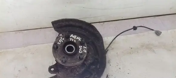 Toyota Avensis T220 Front wheel hub spindle knuckle