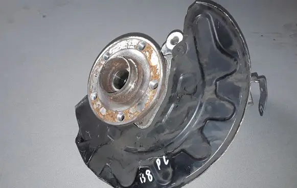 Volkswagen PASSAT B8 Front wheel hub 5Q0407257A