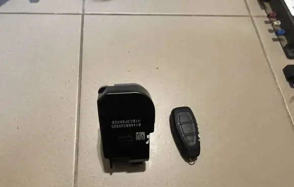 Ford Focus Ignition key/card H1BC3F880CE