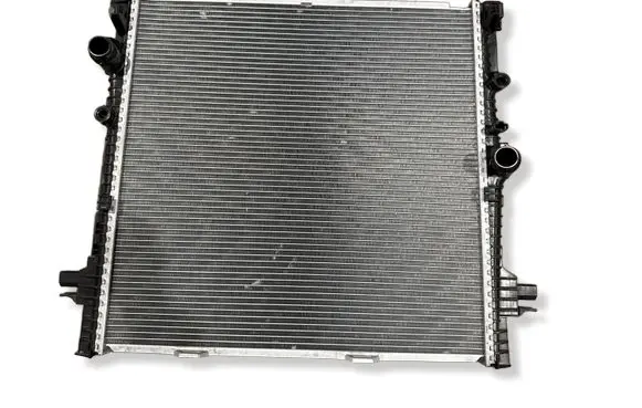 BMW X7 G07 Coolant radiator S6925002 5A5C81402