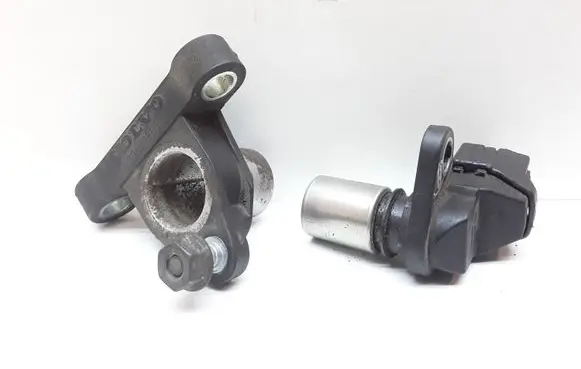 Volvo V70 Crankshaft position sensor 30637803