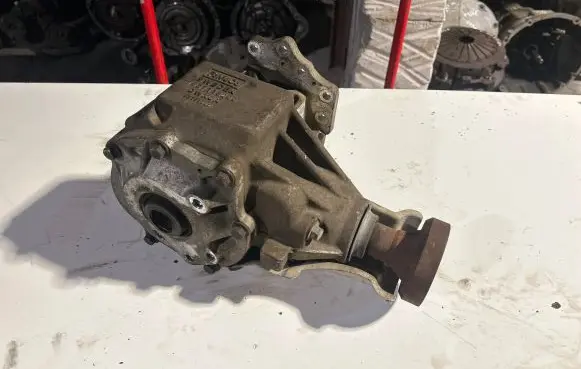 Volvo XC70 Gearbox transfer box case P30783251 T114206