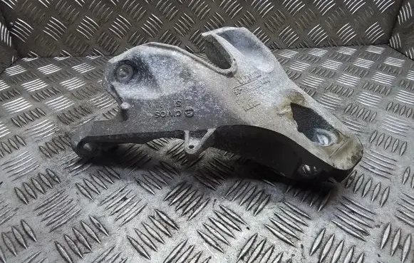 BMW X5 F15 Engine mounting bracket 6853208 685320805 22116853208