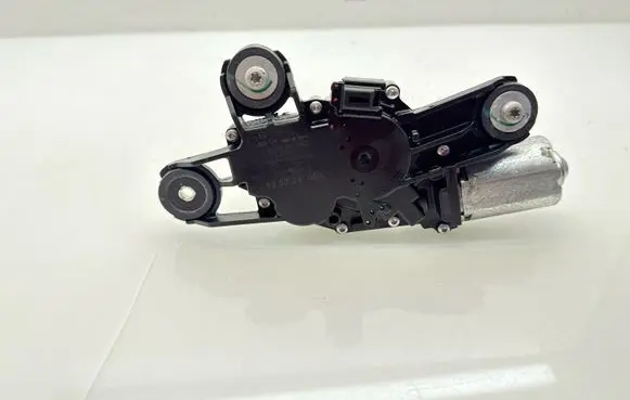 Ford Kuga I Rear window wiper motor 8V4117K441AC