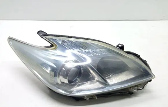 Toyota Prius (XW30) Headlight/headlamp